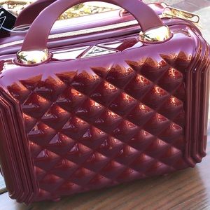 Tri force Travel ware